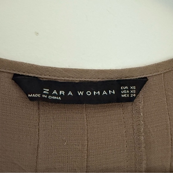 SALE‼️ Women's Taupe Pleated Top - Picture 4 of 5